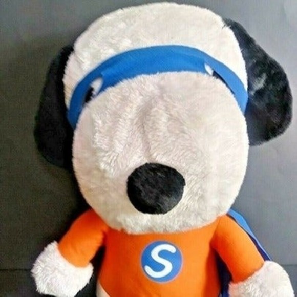 2011 The Peanuts Gang. Charlie Brown Snoopy Super Snoopy 26 in. Plush